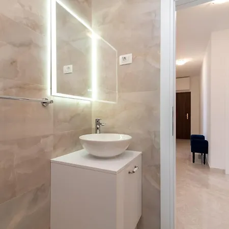 Oleandar Trogir