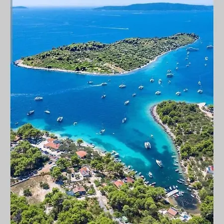 Oleandar Lägenhet Trogir